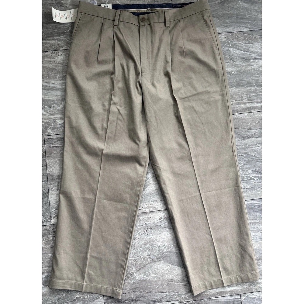 Dockers Signature Khaki Relaxed Fit‎ Pleated Pants Men's 38x29 NWT Beige 0270